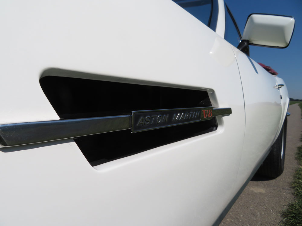 Aston Martin V8 Volante Cabriolet