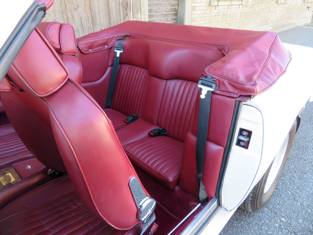 Aston Martin V8 Volante Cabriolet