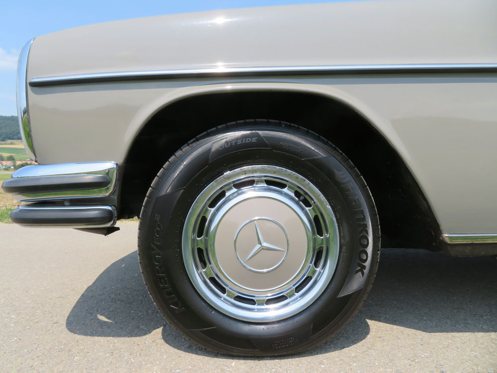 Mercedes-Benz 250 Limousine