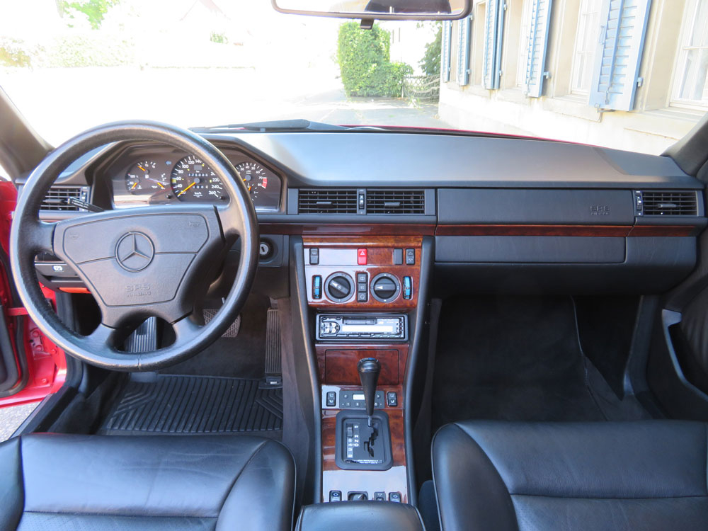 Mercedes-Benz 300 CE-24 Cabriolet