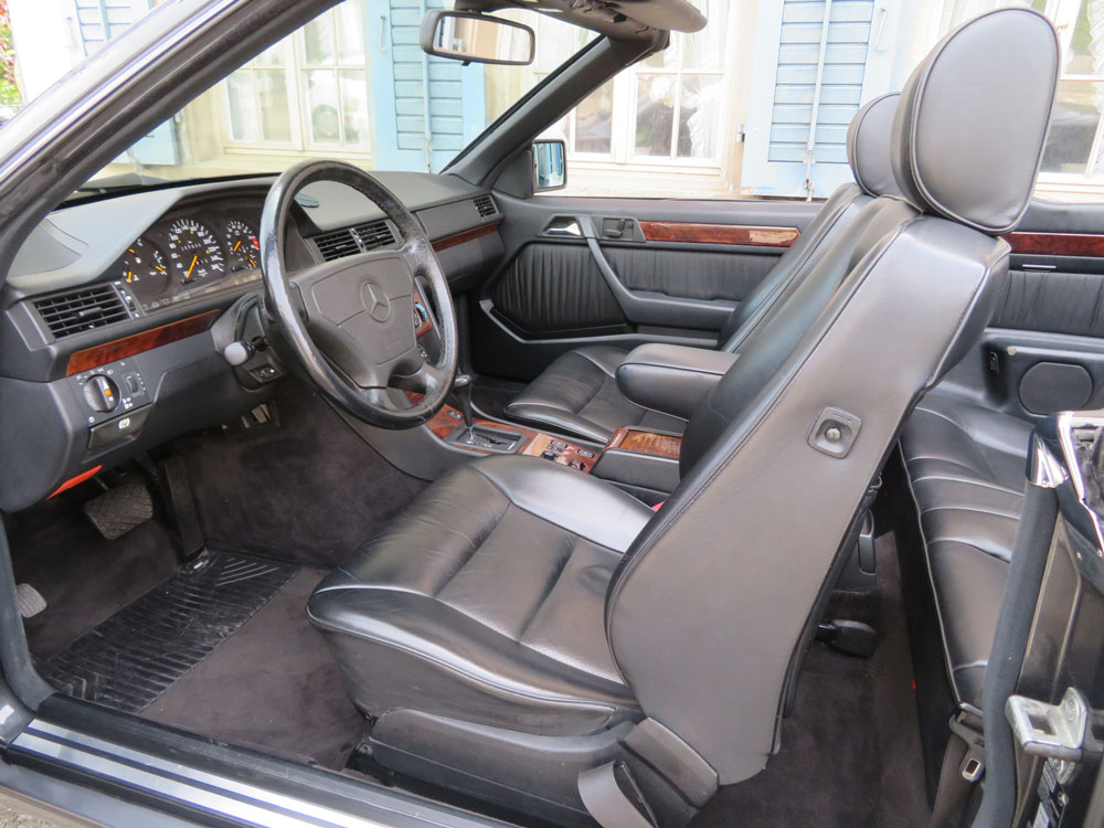 Mercedes-Benz 300 CE-24 Cabriolet