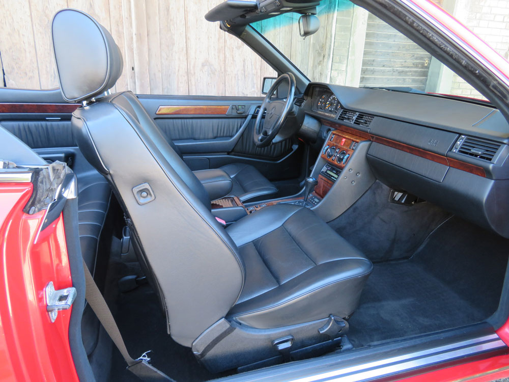 Mercedes-Benz 300 CE-24 Cabriolet